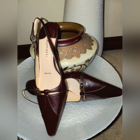 ✨️EUC✨️Amalfi Brown Leather Slingback Kitten Heels, Size 5 1/2M - Picture 2 of 8